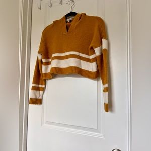Long sleeve hooded crop top sweater